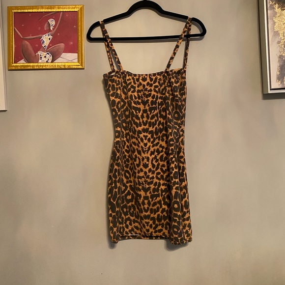 Pretty Little Thing - Cheetah Print Mini Dress - Picture 2 of 3